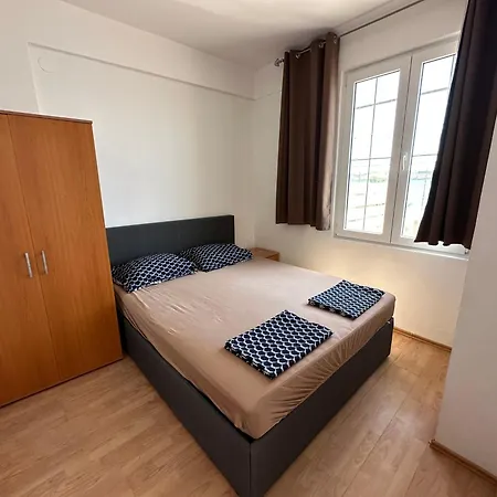 M Ground Floor For 4 Persons Ljubač