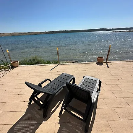 M Ground Floor For 4 Persons Apartman