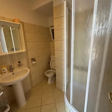 M Ground Floor For 4 Persons