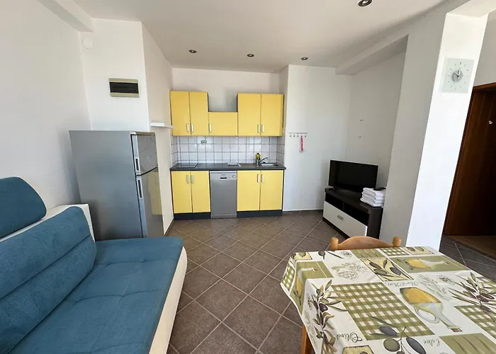 アパート M Ground Floor For 4 Persons Ljubač